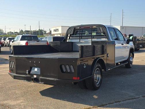 Summit White 2026 Chevrolet Silverado 3500 WT
