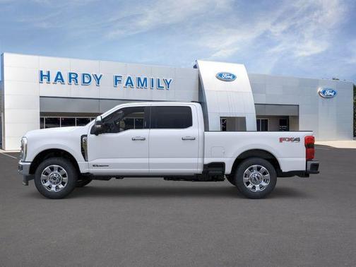 Star White 2026 Ford F-350 Lariat Super Duty