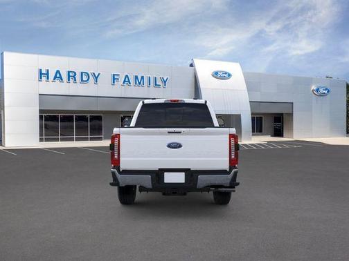 Star White 2026 Ford F-350 Lariat Super Duty