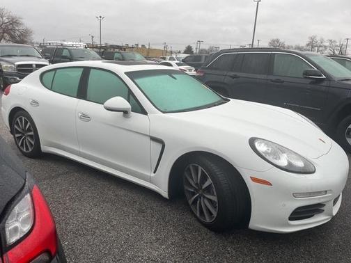 2016 Porsche Panamera 4