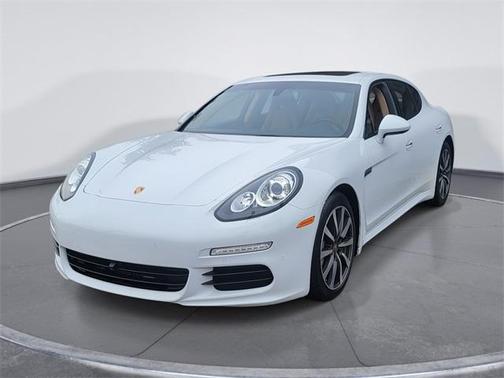 2016 Porsche Panamera 4