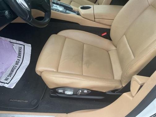 2016 Porsche Panamera 4