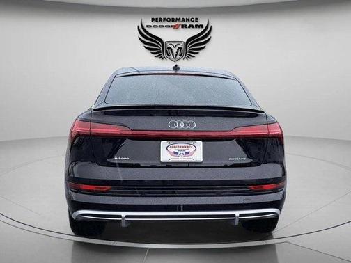 2022 Audi e-tron S line Premium