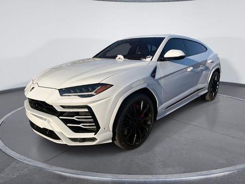 2022 Lamborghini Urus 
