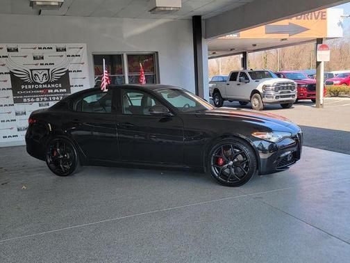 Vulcano Black Metallic 2021 Alfa Romeo Giulia Ti