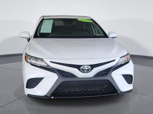 Super White 2020 Toyota Camry SE