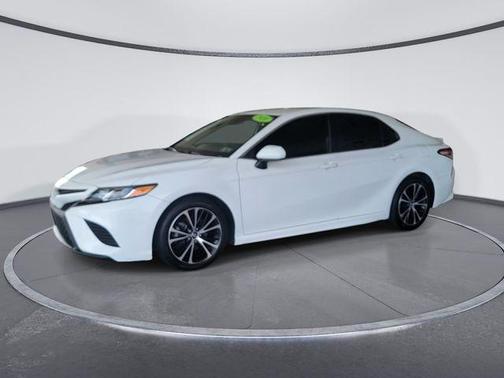 Super White 2020 Toyota Camry SE