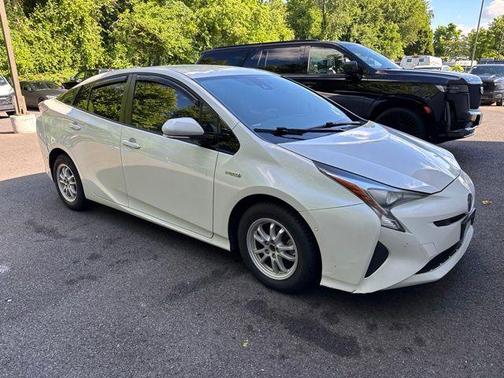 Blizzard Pearl 2018 Toyota Prius Two