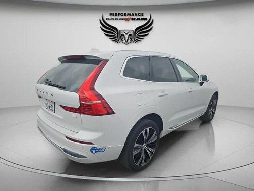 2023 Volvo XC60 Recharge Plug-In Hybrid T8 Plus Bright Theme