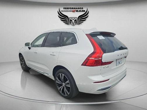 2023 Volvo XC60 Recharge Plug-In Hybrid T8 Plus Bright Theme
