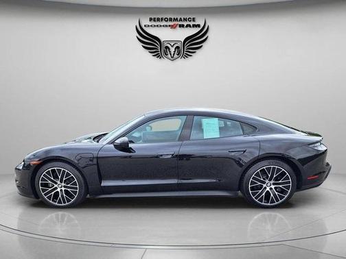 2022 Porsche Taycan Base