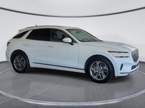 Uyuni White 2025 Genesis GV70 2.5T