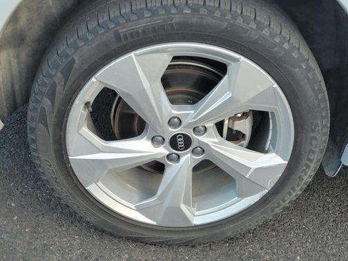 2022 Audi Q5 45 S line quattro Premium