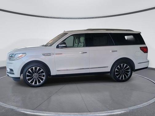 White Platinum 2019 Lincoln Navigator Select