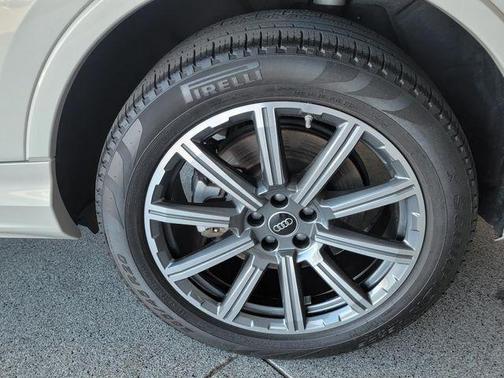 Vicuna Beige Metallic 2023 Audi Q7 45 Premium Plus