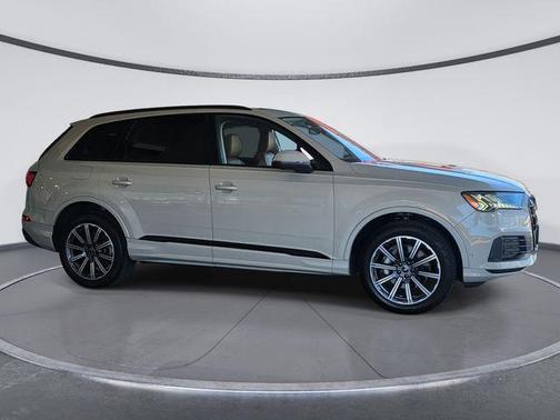 Vicuna Beige Metallic 2023 Audi Q7 45 Premium Plus