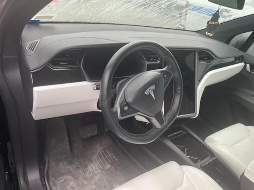 2018 Tesla Model X 