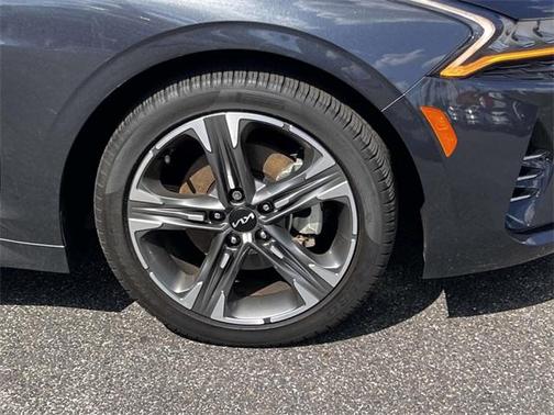 2022 Kia K5 EX