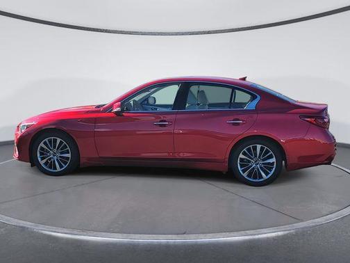 2022 INFINITI Q50 LUXE