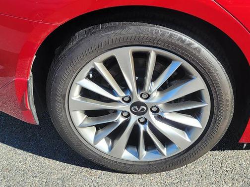 2022 INFINITI Q50 LUXE