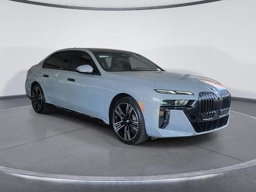 Brooklyn Gray Metallic 2023 BMW 740 i