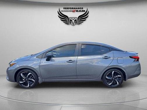 2023 Nissan Versa 1.6 SR