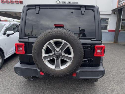 Black Clearcoat 2019 Jeep Wrangler Unlimited Sahara