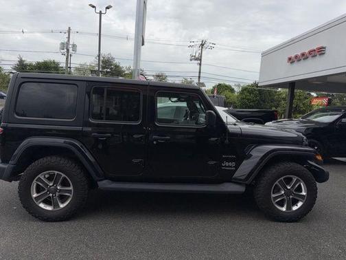Black Clearcoat 2019 Jeep Wrangler Unlimited Sahara