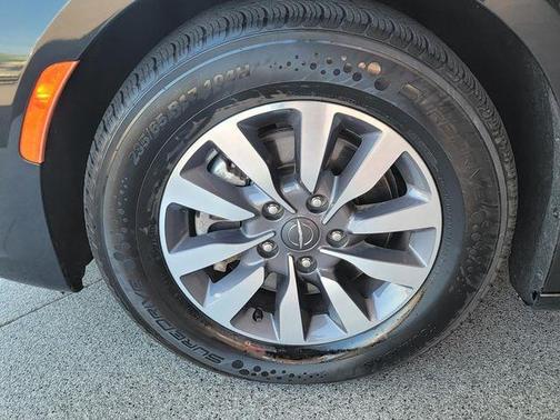 Brilliant Black Crystal Pearlcoat 2023 Chrysler Pacifica Hybrid Touring L