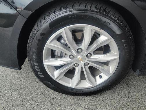 Mosaic Black Metallic 2024 Chevrolet Malibu LT