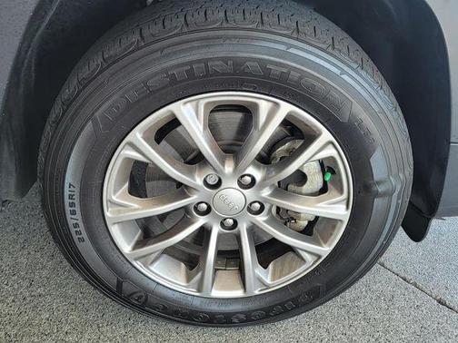 Bright White Clearcoat 2022 Jeep Cherokee Latitude Lux