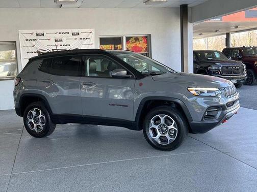 Sting Gray Clearcoat 2022 Jeep Compass Trailhawk