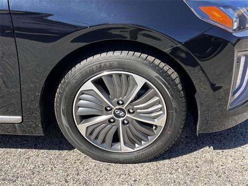 2022 Hyundai IONIQ Plug-In Hybrid SEL