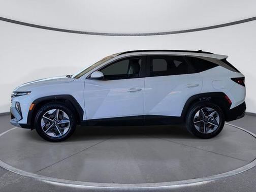 White Pearl 2025 Hyundai TUCSON SEL
