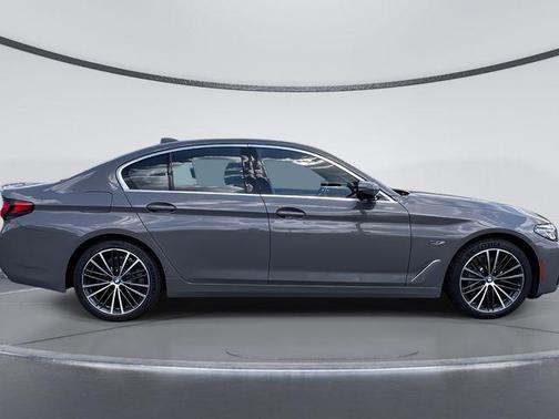 2022 BMW 530e 530e