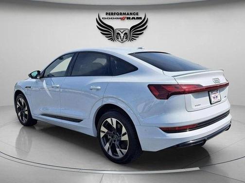 2022 Audi e-tron S line Premium