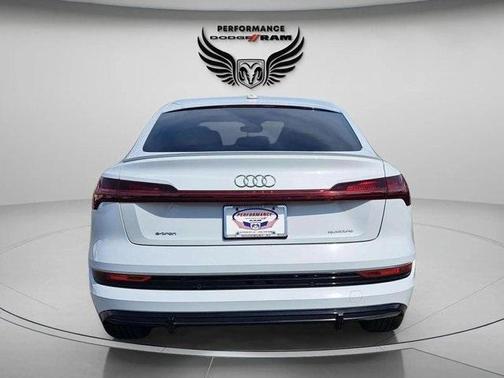 2022 Audi e-tron S line Premium