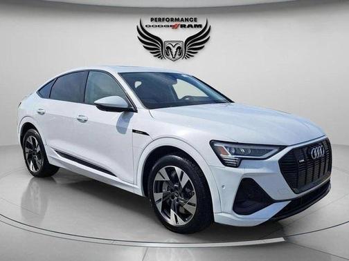 2022 Audi e-tron S line Premium
