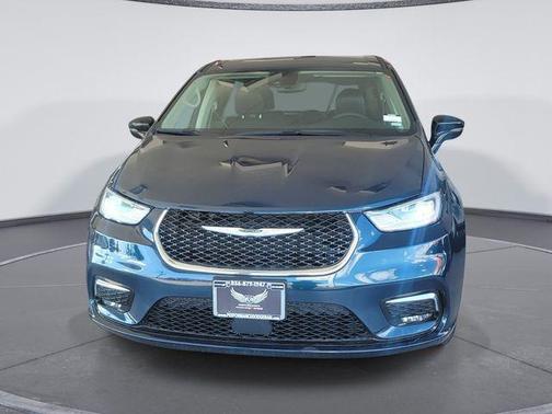 2024 Chrysler Pacifica Touring-L