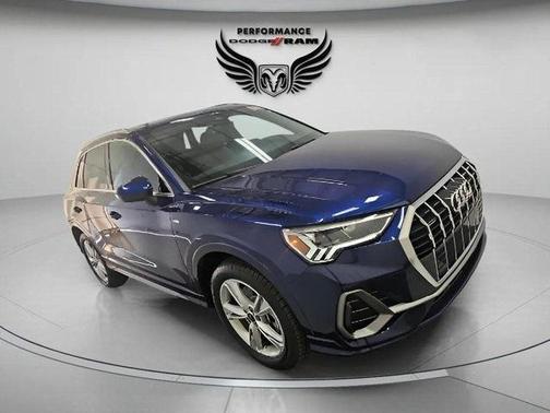 2024 Audi Q3 45 S line Premium