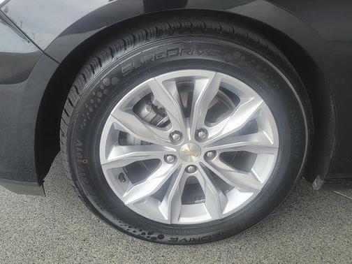 Mosaic Black Metallic 2023 Chevrolet Malibu LT