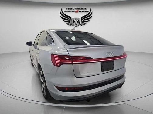 2021 Audi e-tron Prestige