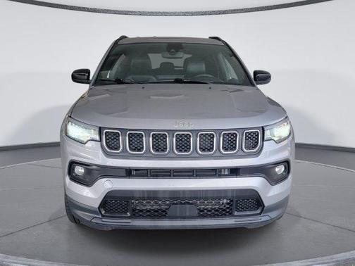 Gray 2024 Jeep Compass Latitude
