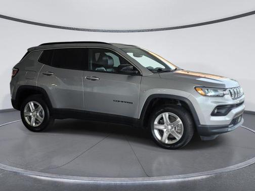 Gray 2024 Jeep Compass Latitude