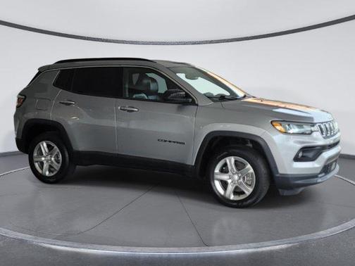 Gray 2024 Jeep Compass Latitude