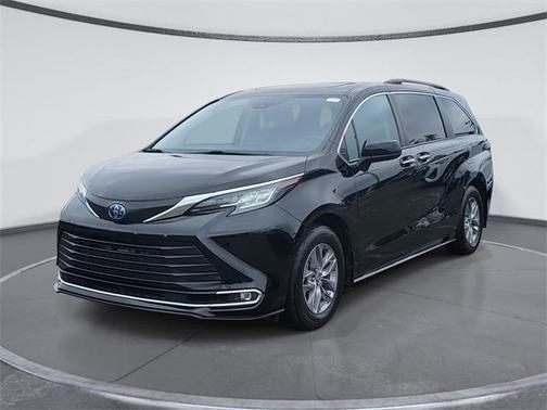2022 Toyota Sienna XLE