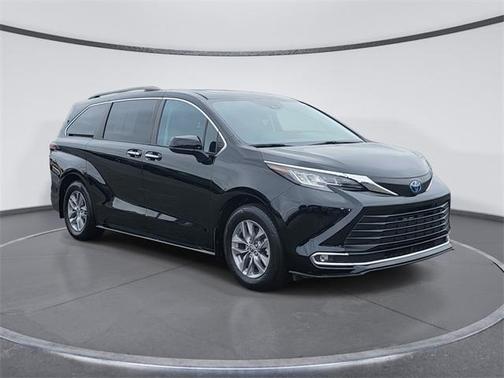 2022 Toyota Sienna XLE