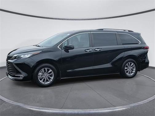 2022 Toyota Sienna XLE