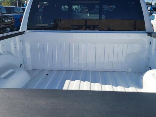 Bright White Clearcoat 2026 RAM 1500 Big Horn/Lone Star