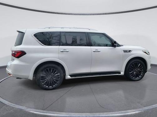 2022 INFINITI QX80 Luxe
